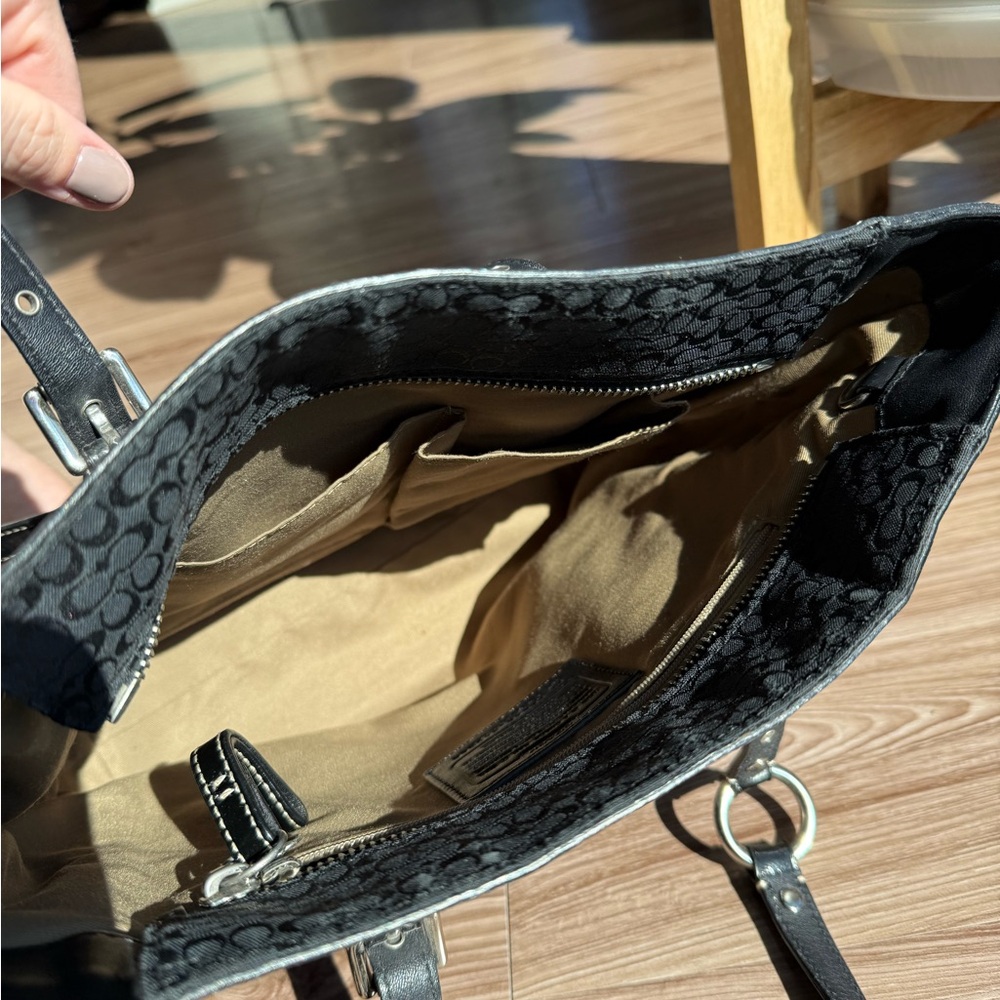 Vintage Y2K COACH Gallery Signature “C” Tote – Black Patent Trim (Style F12344) - Picture 5 of 15